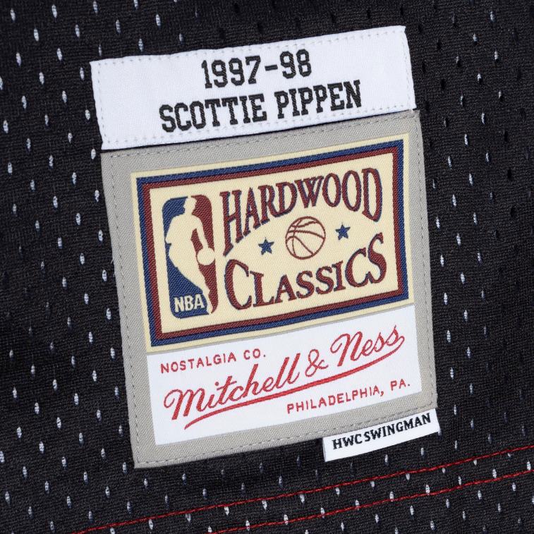 NBA 00F2L233 chicago bulls scottie pippen mitchell & ness red/black hardwood classics split swingman jersey